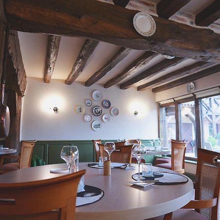 Auberge Du Cheval Blanc - Teritoria Selles-Saint-Denis Eksteriør billede