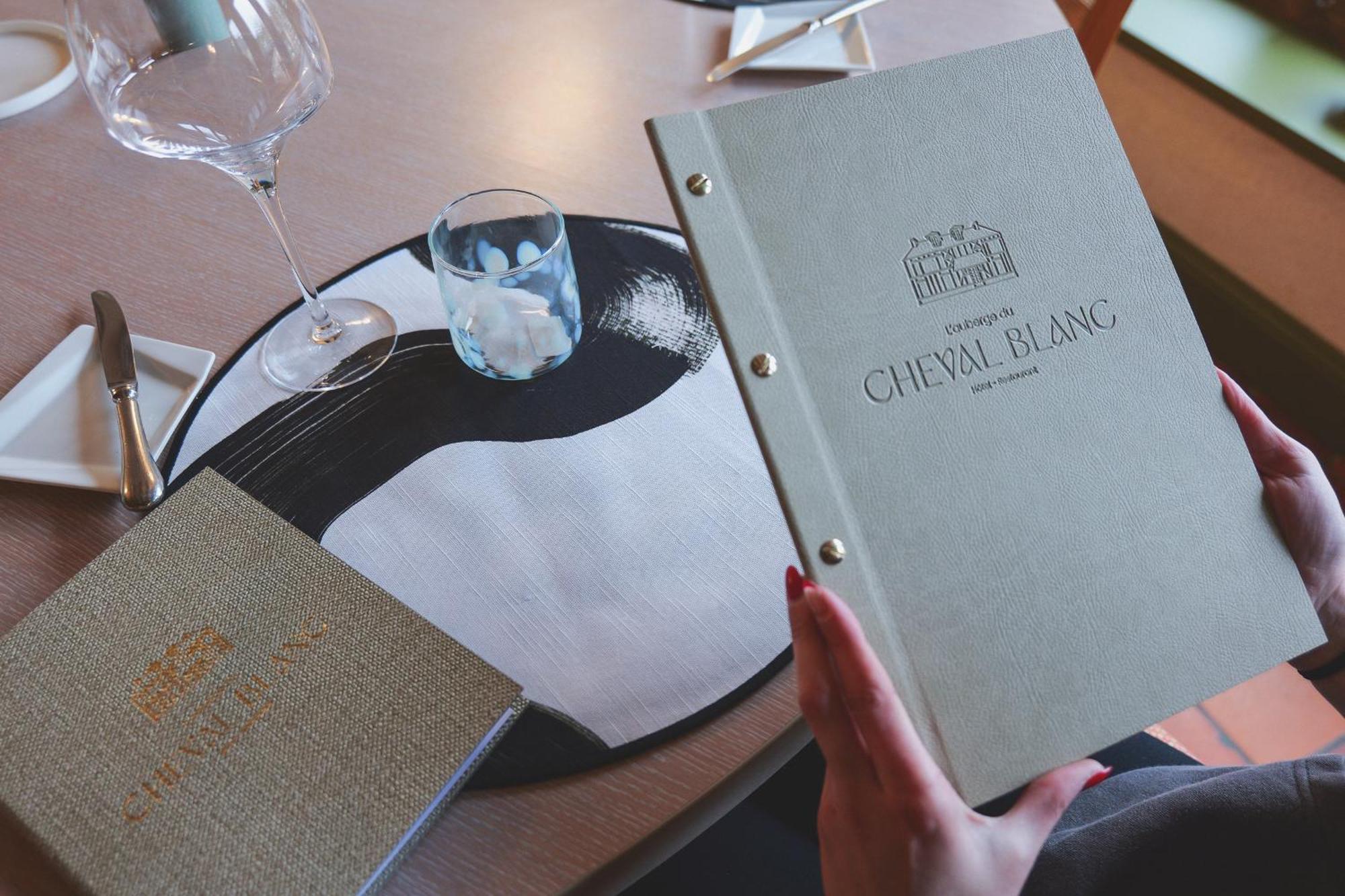 Auberge Du Cheval Blanc - Teritoria Selles-Saint-Denis Eksteriør billede