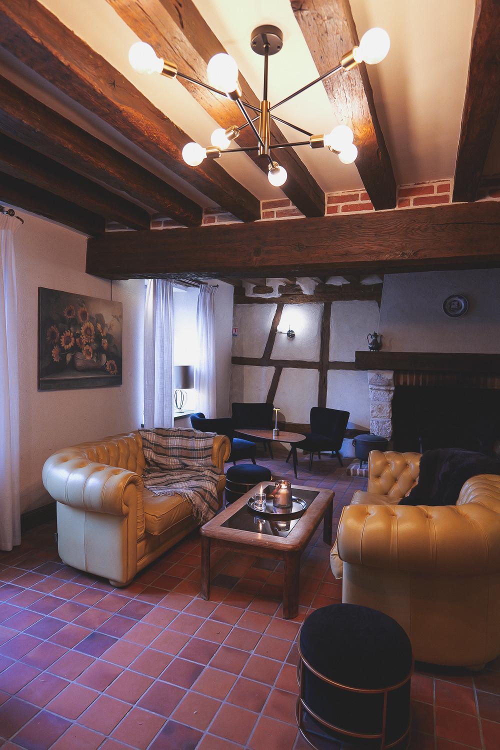 Auberge Du Cheval Blanc - Teritoria Selles-Saint-Denis Eksteriør billede
