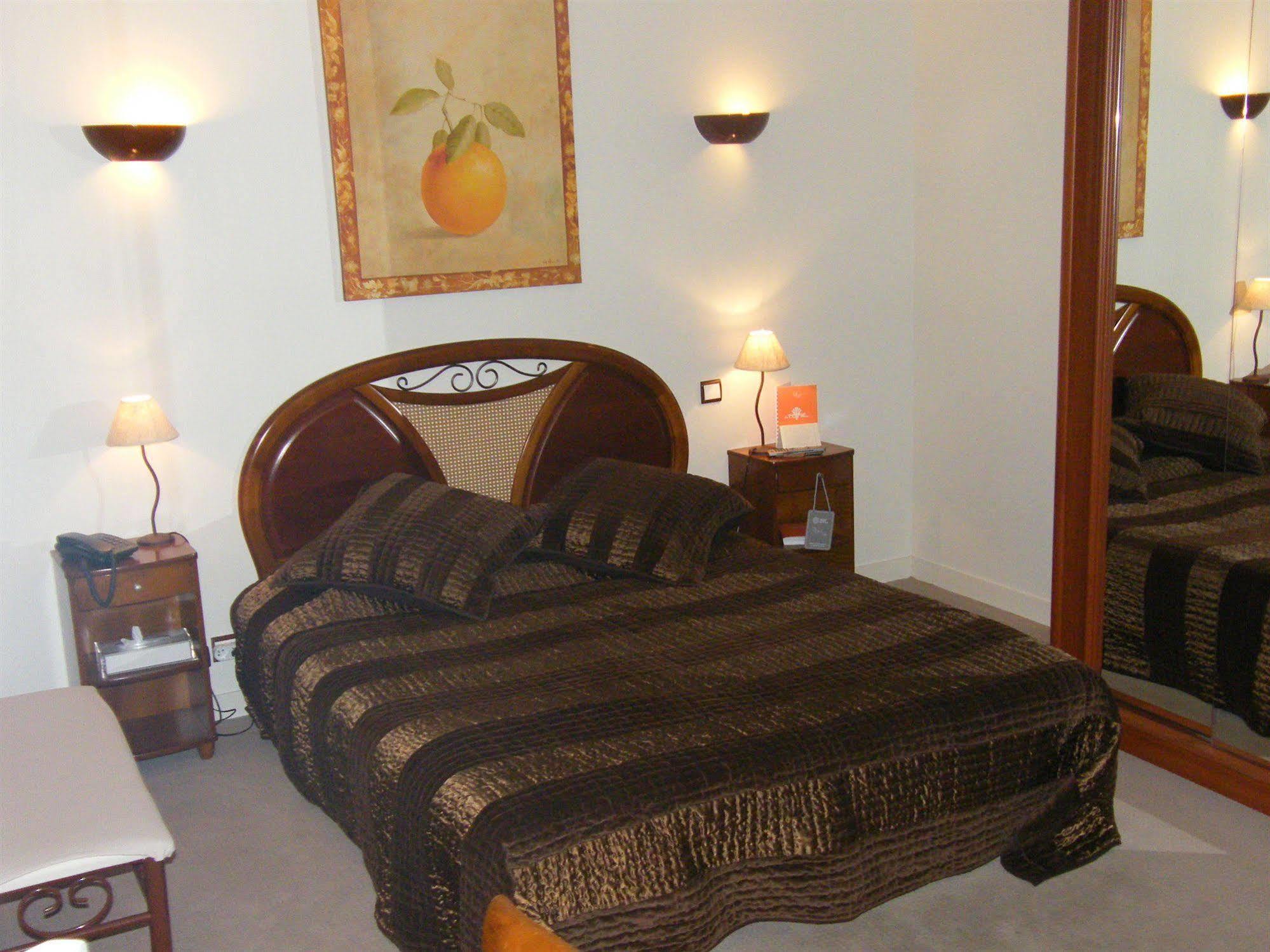 Auberge Du Cheval Blanc - Teritoria Selles-Saint-Denis Eksteriør billede