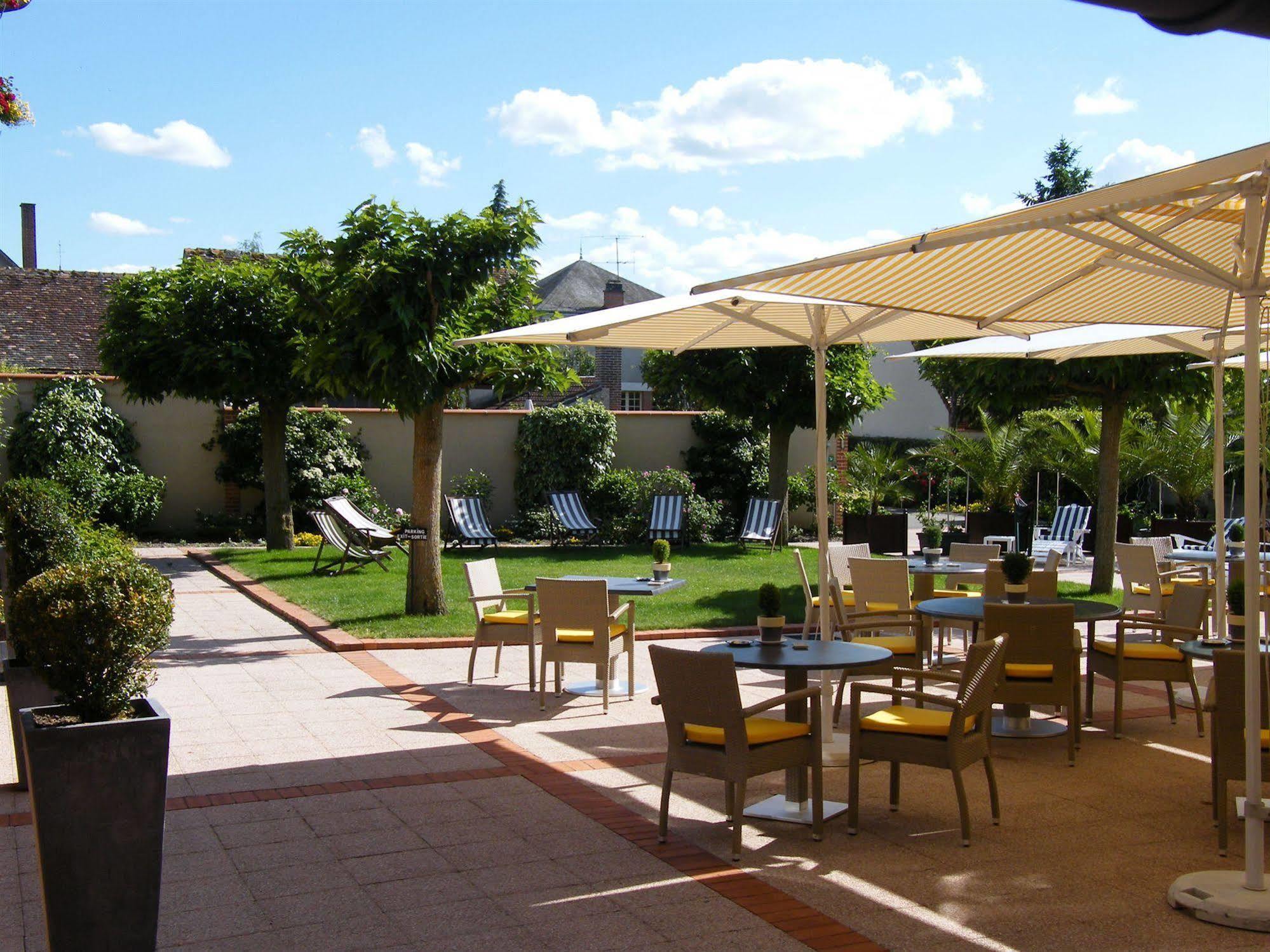 Auberge Du Cheval Blanc - Teritoria Selles-Saint-Denis Eksteriør billede
